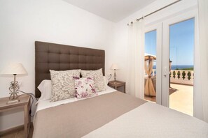 3 camere, una scrivania, Wi-Fi gratuito, lenzuola