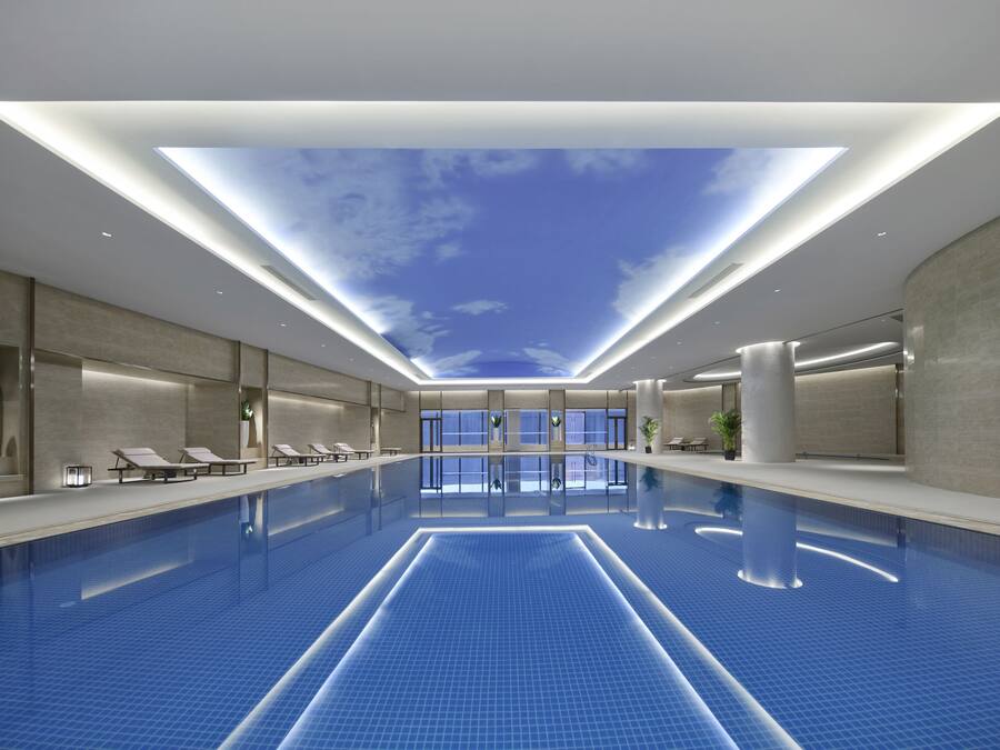 Indendørs pool