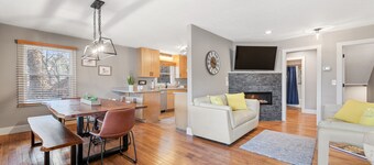 Lake view retreat with seven bedrooms and a scenic deck - pool & tennis access