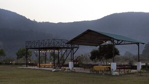 Khu ẩm thực ngoài trời