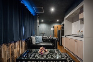 Business Double or Twin Room | Desk, blackout drapes, soundproofing, iron/ironing board - SILK COURT 202 (Chitose)