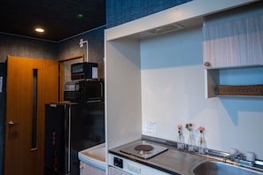 Desk, blackout curtains, soundproofing, iron/ironing board - SILK COURT 202 (Chitose)