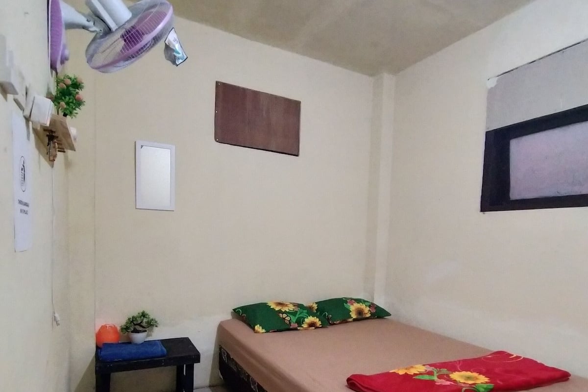 Desk, soundproofing, bed sheets