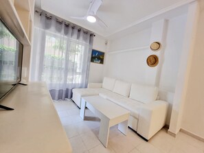 TV - Apt  with garden & beach (Torrevieja)