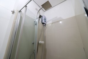 Dusche, Handtücher, Seife, Shampoo