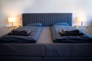2 Schlafzimmer, Schreibtisch, Bügeleisen/Bügelbrett, kostenloses WLAN