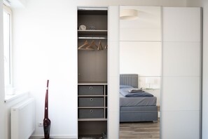 2 chambres, bureau, fer et planche à repasser, Wi-Fi gratuit