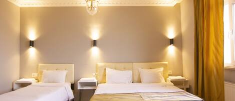 Comfort Süit, 2 Yatak Odası | Minibar, odada kasa, ücretsiz kablosuz İnternet, çarşaf takımı