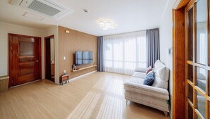 Room (ALL) | Exterior
