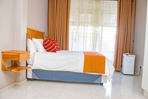 Apartament familiar | 2 dormitoris, escriptori, planxa i posts de planxar i wifi gratuïta
