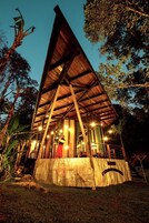 Decoración personalizada, wifi gratis y ropa de cama 