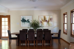 Exclusive-Haus, 4 Schlafzimmer, Nichtraucher, Gartenblick | Essbereich im Zimmer