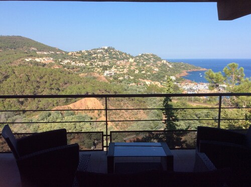Apartment between sea and esterel