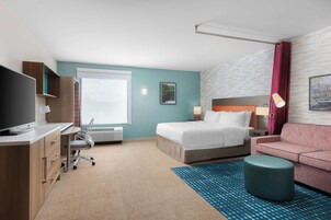 Studio Suite, 1 King Bed, Accessible, Bathtub | Iron/ironing board, free WiFi