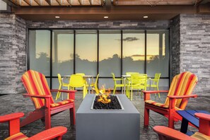 Terrace/patio - Home2 Suites by Hilton Boston Franklin (Franklin)