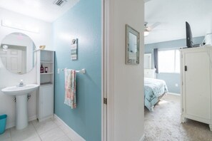 2 slaapkamers, een strijkplank/strijkijzer, wifi, beddengoed