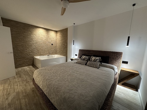 Luxury apartment with private pool and hot tub in the bedroom