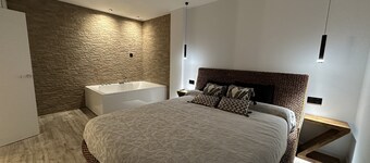 Luxury apartment with private pool and hot tub in the bedroom