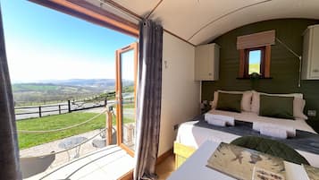 1 quarto, Wi-Fi de cortesia, roupa de cama