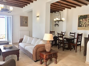 Deluxe Villa, 3 Bedrooms, Sea View | Living area