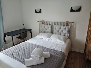 11 bedrooms, iron/ironing board, travel cot, WiFi
