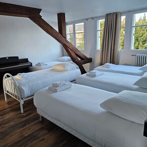 11 bedrooms, iron/ironing board, travel cot, WiFi