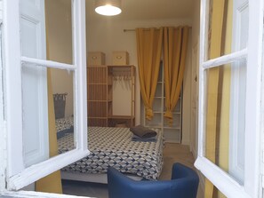 8 dormitorios, tabla de planchar con plancha, cuna de viaje y wifi