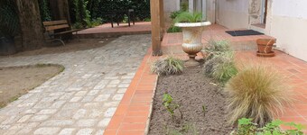 Exceptional house with large gardens near the center of Nantes