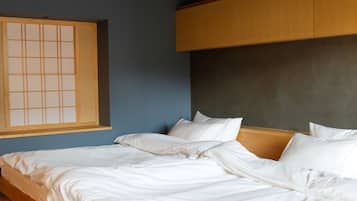 2 bedrooms, blackout curtains, free WiFi, bed sheets