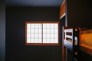 Casa | Cortinas blackout, wifi gratis y ropa de cama 