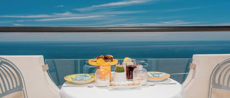 Junior Suite, Balcony, Sea View | Premium bedding, minibar, in-room safe, soundproofing