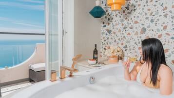 Junior-Suite, Balkon, Meerblick | Eigener Whirlpool