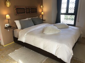 Habitación panorámica | 1 habitación, ropa de cama de alta calidad y edredón 