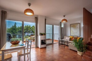TV - Alterra Vita Homes by the Sea: Maisonette with BBQ and Garden (Neos Marmaras)