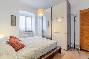 1 bedroom, iron/ironing board, bed sheets - GuestHost - Cozy apartment equipped with every comfort to accommodate up to 4 people and located in the elegant residential district of Castelletto. We are in an area equipped with all essential services and well connected to the center thanks to public  (Genova)