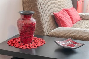 Interior - Cozy apartment equipped with every comfort to accommodate up to 4 people and located in the elegant residential district of Castelletto. We are in an area equipped with all essential services and well connected to the center thanks to public transport. V (Genova)