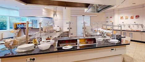 Desayuno buffet (EUR 19.00 por persona)