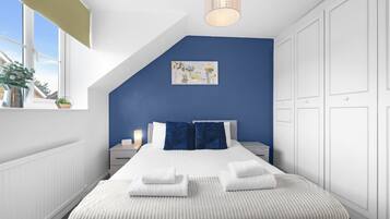 1 bedroom, bed sheets