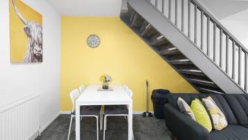 House, 1 Bedroom | 1 bedroom, bed sheets