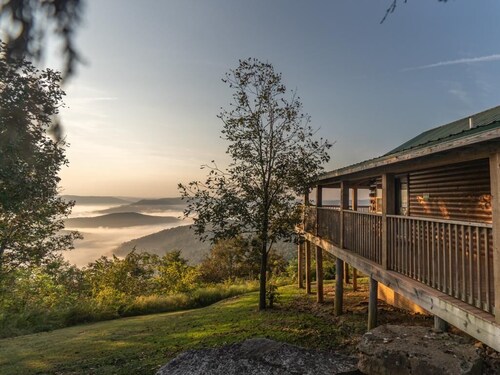 Cabin X w/ Hot Tub & Beautiful Views