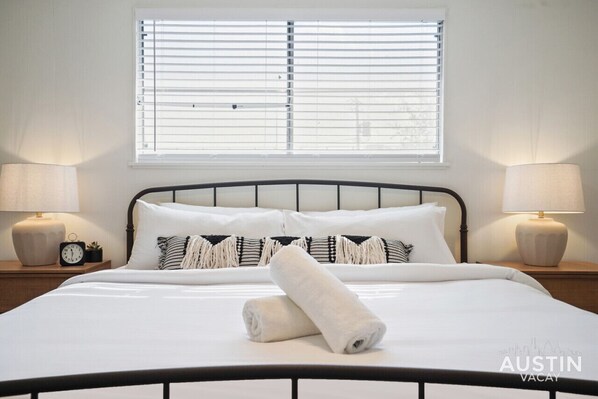 1 bedroom, desk, iron/ironing board, free WiFi