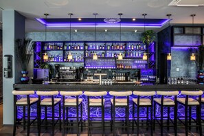 Bar (on property) - NYX Hotel Hamburg by Leonardo Hotels (Hamburg)