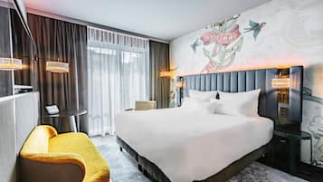 Een kluis op de kamer, een bureau, geluiddichte muren, gratis babybedden