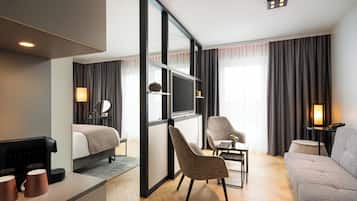 Junior Suite | 1 bedroom, minibar, in-room safe, desk