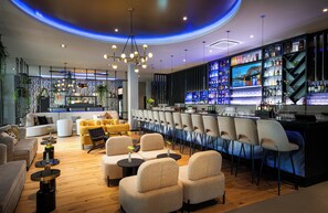 Bar (on property) - Leonardo Royal Hotel Cologne Bonn Airport (Cologne)