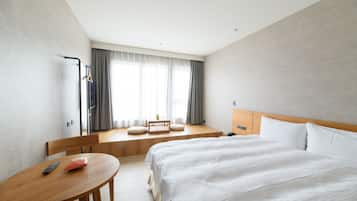 Chambre Ville, plusieurs lits | Coffres-forts dans les chambres, chambres insonorisées, Wi-Fi gratuit