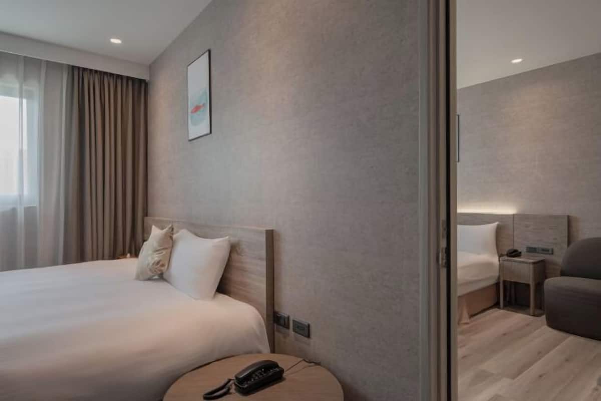 In-room safe, soundproofing, WiFi (free), bed sheets