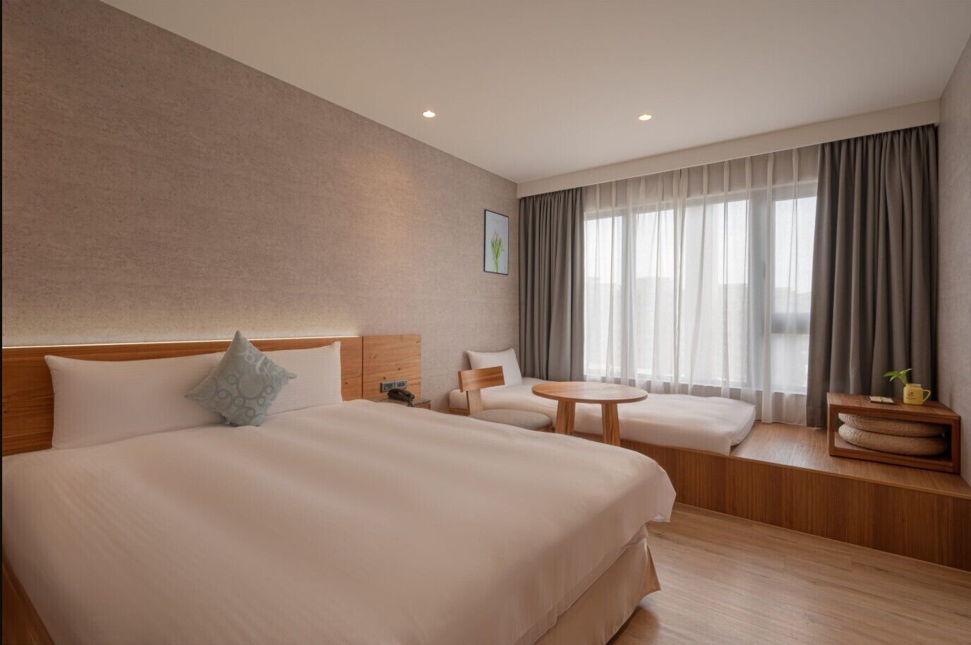 City Room, Multiple Beds | In-room safe, soundproofing, WiFi (free), bed sheets