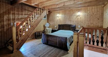 GĂźte Authentique pour 2-3 Pers. avec Cour, Terrain et PĂȘche, Ă ProximitĂ© de Brioude et Blesle