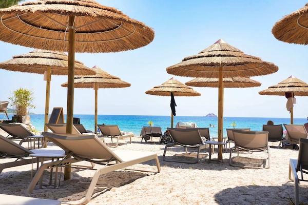 Vlak bij het strand, wit zand